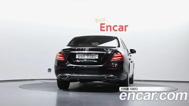2017 Mercedes-Benz E-Class W213 E300 4MATIC Exclusive Sold VIN WDDZF4KB8HA168606 – dashboard