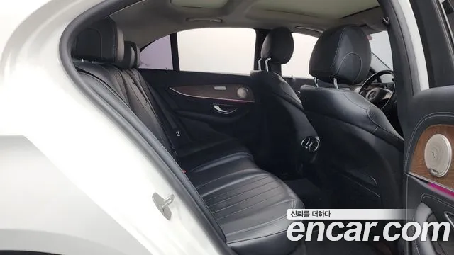 2017 Mercedes-Benz E-Class W213 E300 4MATIC Exclusive Sold VIN WDDZF4KB8HA199550 – rear exterior