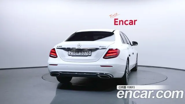 2019 Mercedes-Benz E-Class W213 E300 4matic Avnatgarde Sold VIN WDDZF4KB8KA543501 – front exterior