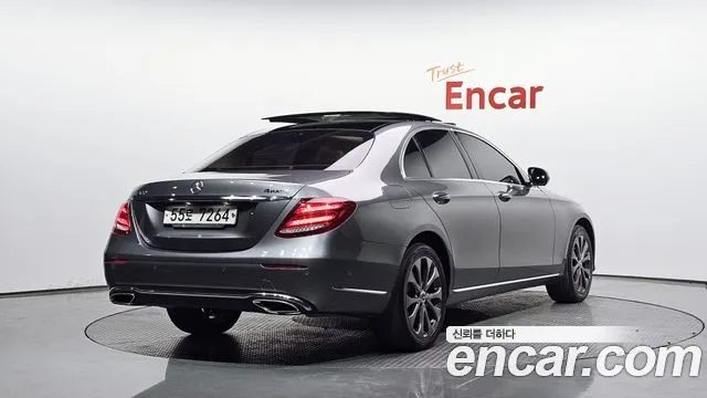 2017 Mercedes-Benz E-Class W213 E300 4MATIC Exclusive Sold VIN WDDZF4KB9HA251185 – exterior detail