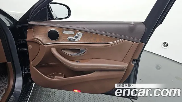 2017 Mercedes-Benz E-Class W213 E300 4MATIC Exclusive Sold VIN WDDZF4KB9HA251185 – photo 15