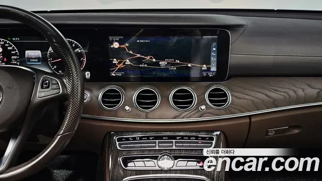 2017 Mercedes-Benz E-Class W213 E300 4MATIC Exclusive Sold VIN WDDZF4KB9HA251185 – photo 18