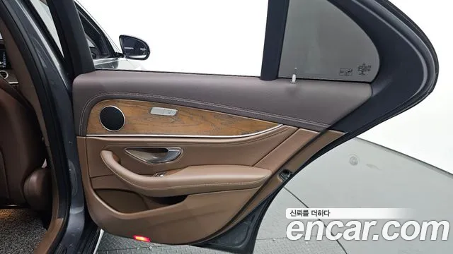 2017 Mercedes-Benz E-Class W213 E300 4MATIC Exclusive Sold VIN WDDZF4KB9HA251185 – photo 27