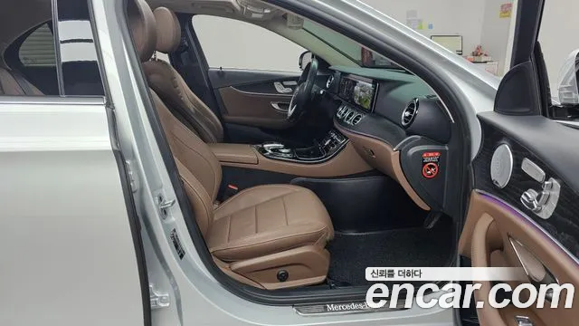 2019 Mercedes-Benz E-Class W213 E300 4MATIC Avnatgarde Sold VIN WDDZF4KBXKA539966 – side profile