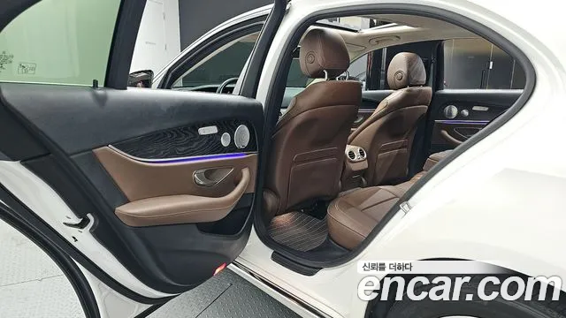 2019 Mercedes-Benz E-Class W213 E300 4matic Avnatgarde Sold VIN WDDZF4KBXKA552023 – front exterior