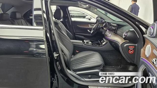 2019 Mercedes-Benz E-Class W213 E300 4MATIC Exclusive Sold VIN WDDZF4KBXKA690533 – side profile