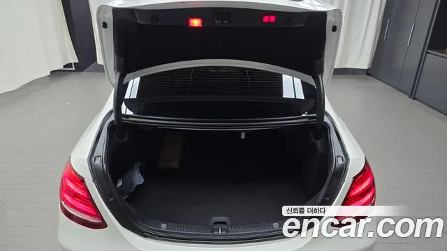 2019 Mercedes-Benz E-Class W213 E300 4MATIC Exclusive Sold VIN WDDZF4KBXKA693061 – engine bay