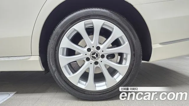 2019 Mercedes-Benz E-Class W213 E300 4MATIC Exclusive Sold VIN WDDZF4KBXKA693061 – photo 16