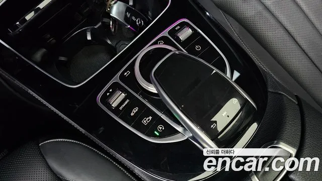2017 Mercedes-Benz E-Class W213 E400 4MATIC Exclusive Sold VIN WDDZF6GB6HA220237 – rear exterior