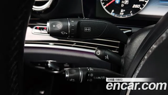 2017 Mercedes-Benz E-Class W213 E400 4MATIC Exclusive Sold VIN WDDZF6GB6HA220237 – interior seats