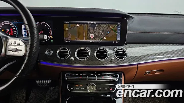 2019 Mercedes-Benz E-Class W213 E350 4MATIC AMG Line Sold VIN WDDZF8GB2KA588045 – exterior detail