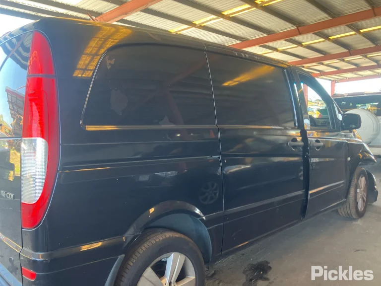 2013 Mercedes-Benz Vito Damaged VIN WDF63960123803825 – rear exterior