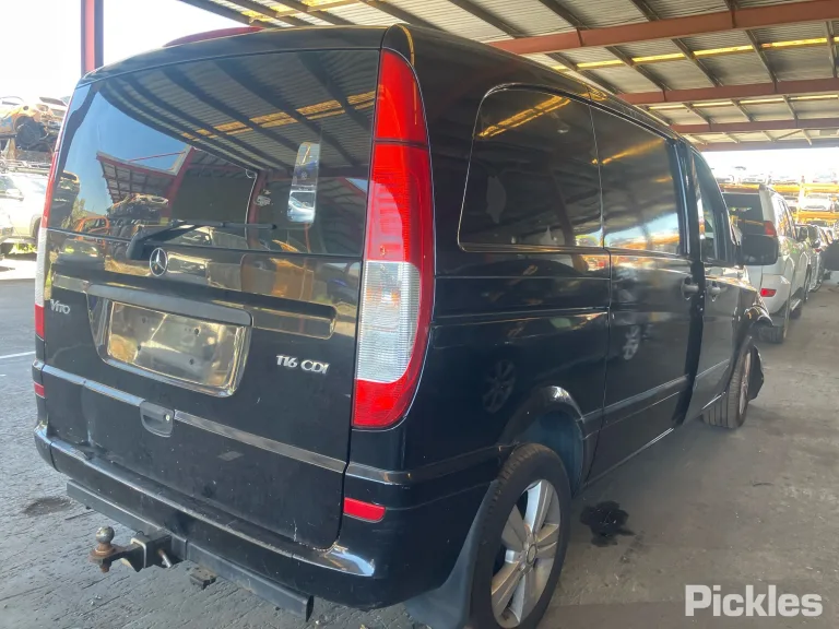2013 Mercedes-Benz Vito Damaged VIN WDF63960123803825 – side profile