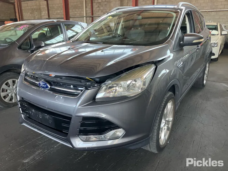 2013 Ford Kuga Used VIN WF0AXXWPMADR83063 – rear exterior