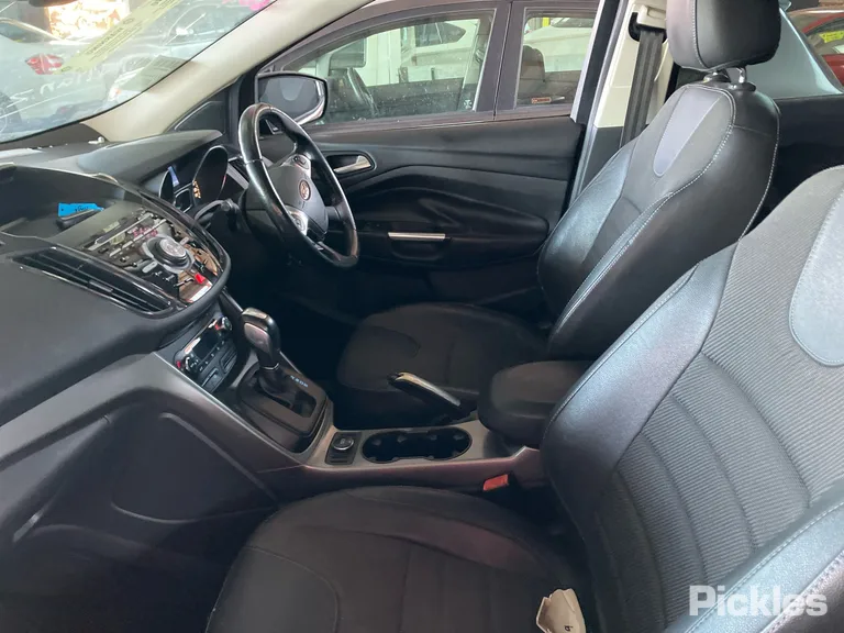2013 Ford Kuga Used VIN WF0AXXWPMADR83063 – dashboard