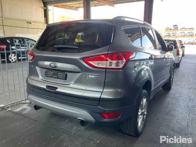 2013 Ford Kuga Used VIN WF0AXXWPMADR83063 – exterior detail