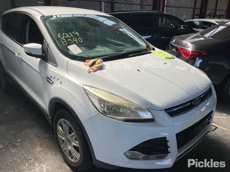 2016 Ford Kuga Used VIN WF0AXXWPMAGD01628 – interior seats