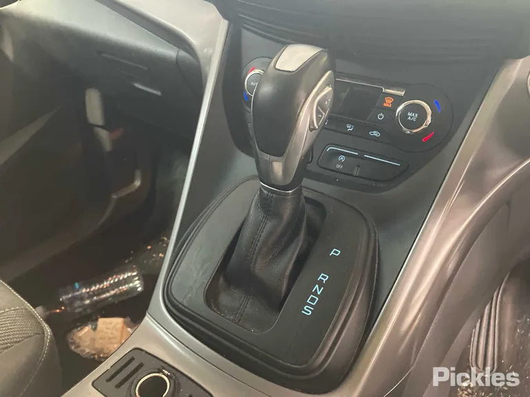 2016 Ford Kuga Used VIN WF0AXXWPMAGD01628 – trunk area
