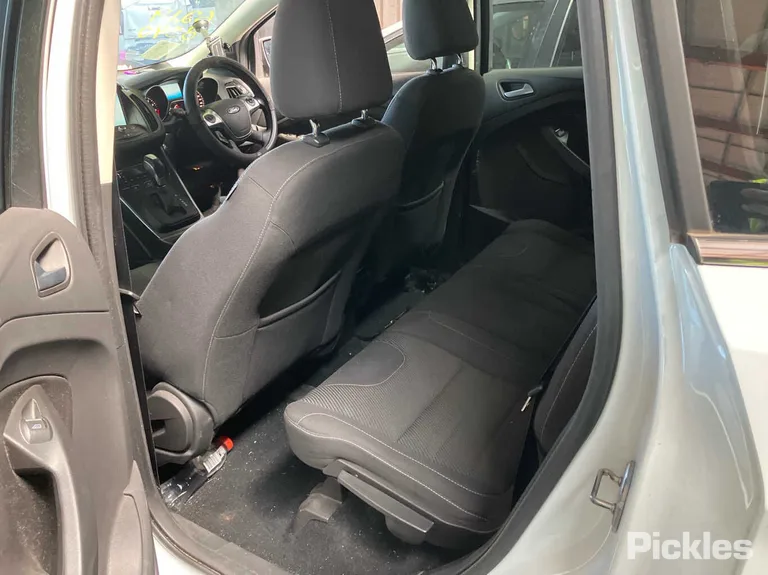 2016 Ford Kuga Used VIN WF0AXXWPMAGD01628 – photo 25