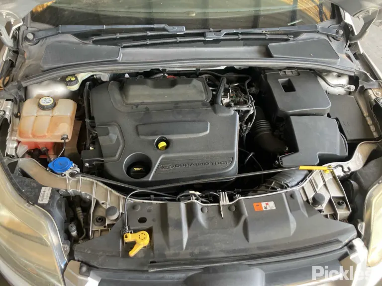 2012 Ford Focus Damaged VIN WF0MXXGCBMBM87557 – engine bay 2012 Ford Focus Damaged VIN WF0MXXGCBMBM87557 – engine bay