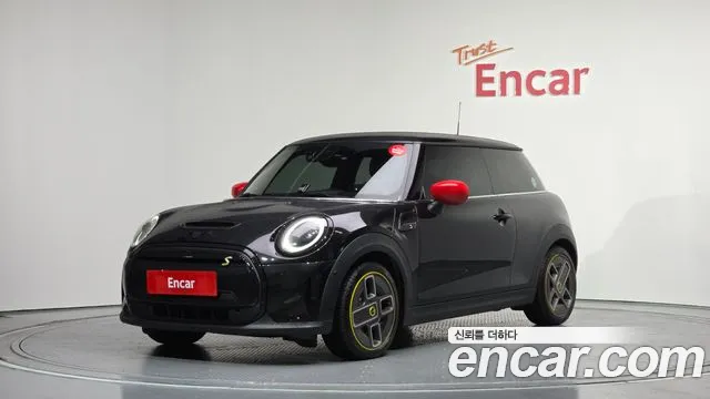 2023 Mini Cooper Electric SE Electric Sold VIN WMW11DJ00P2U23714 – exterior detail 2023 Mini Cooper Electric SE Electric Sold VIN WMW11DJ00P2U23714 – exterior detail