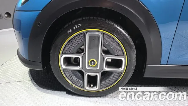 2024 Mini Cooper Electric SE Electric Sold VIN WMW11DJ00R2U51015 – undercarriage 2024 Mini Cooper Electric SE Electric Sold VIN WMW11DJ00R2U51015 – undercarriage