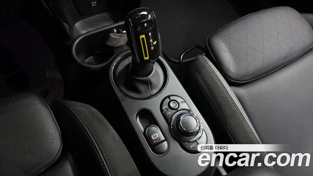 2022 Mini Cooper Electric SE Electric Sold VIN WMW11DJ03N2S47660 – trunk area