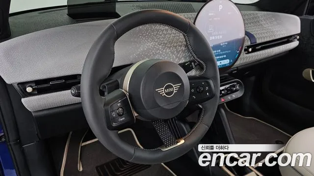 2024 Mini Cooper Electric 4th Gen SE Favoured Sold VIN WMW21GC02RTA25858 – interior seats