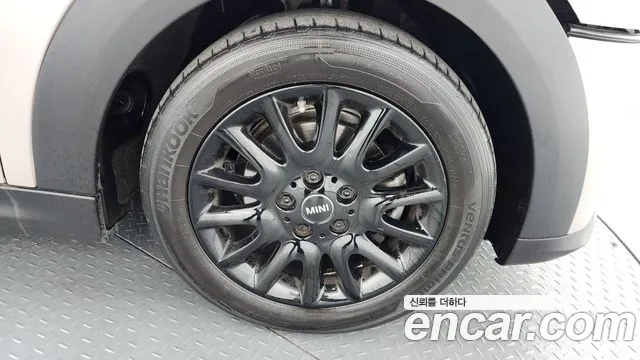2024 Mini Cooper Classic Sold VIN WMW41DH04R2U76194 – trunk area