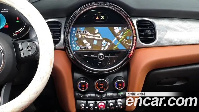 2022 Mini Cooper 5-Door Piccadilly Edition Sold VIN WMW41DK00N2P65642 – trunk area