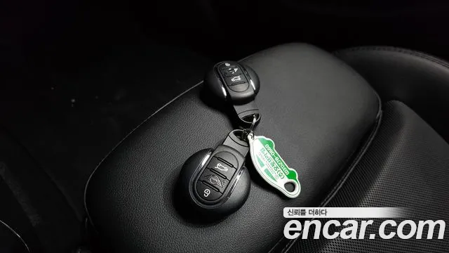 2023 Mini Cooper 5Door Classic Sold VIN WMW41DK00P2S68481 – interior seats 2023 Mini Cooper 5Door Classic Sold VIN WMW41DK00P2S68481 – interior seats