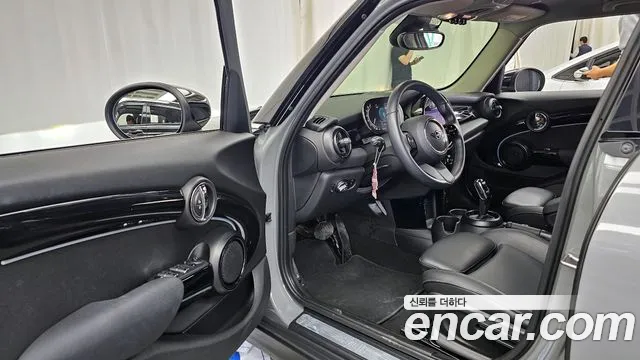 2022 Mini Cooper 5-Door Classic Plus Sold VIN WMW41DK09N2R76063 – odometer reading
