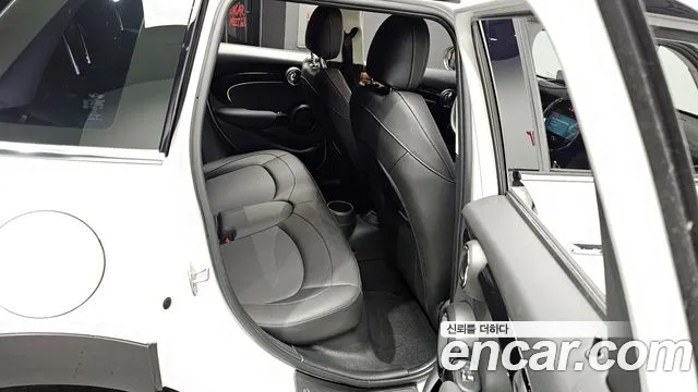 2023 Mini Cooper 5door Classic Sold VIN WMW41DK09P2U16997 – front exterior 2023 Mini Cooper 5door Classic Sold VIN WMW41DK09P2U16997 – front exterior