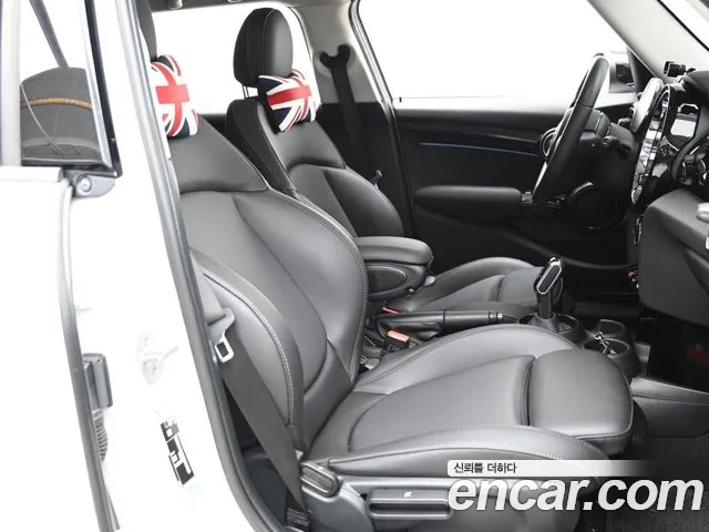 2023 Mini Cooper 5Door Classic Sold VIN WMW41DK09P2U25666 – exterior detail