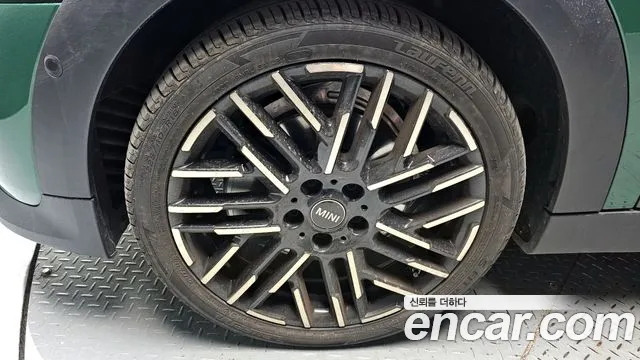 2025 Mini Cooper S 4th Gen 5 Door Favoured Sold VIN WMW51GD04S2W61668 – exterior detail