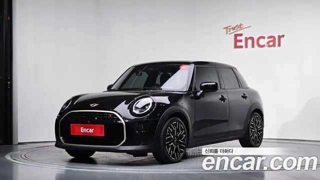 2025 Mini Cooper S 4th Gen 5 Door Favoured Sold VIN WMW51GD08S2W56022 – exterior detail