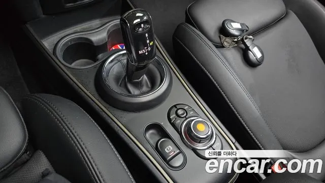 2021 Mini Cooper D Countryman ALL4 HIGH Sold VIN WMW61BT0XM3N25387 – interior seats 2021 Mini Cooper D Countryman ALL4 HIGH Sold VIN WMW61BT0XM3N25387 – interior seats