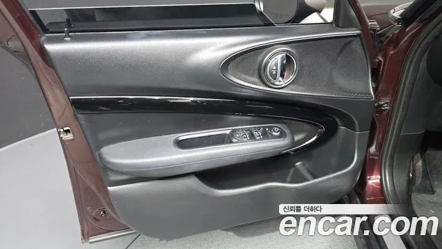 2018 Mini Cooper Clubman High Sold VIN WMWLN5103J2G10913 – exterior detail 2018 Mini Cooper Clubman High Sold VIN WMWLN5103J2G10913 – exterior detail