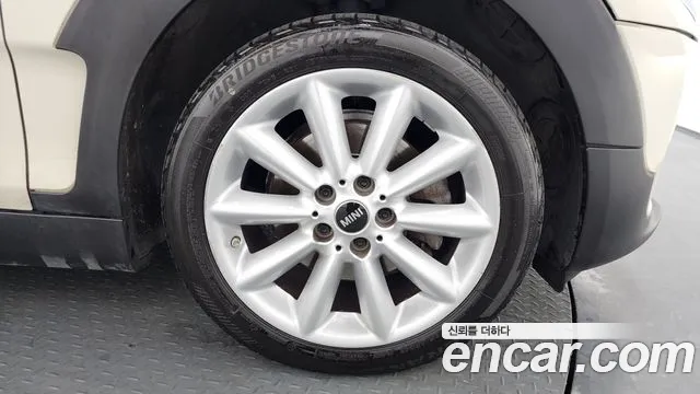 2019 Mini Cooper Clubman Standard Sold VIN WMWLN5104K2H74981 – exterior detail