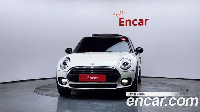 2019 Mini Cooper Clubman Standard Sold VIN WMWLN5104K2H74981 – trunk area