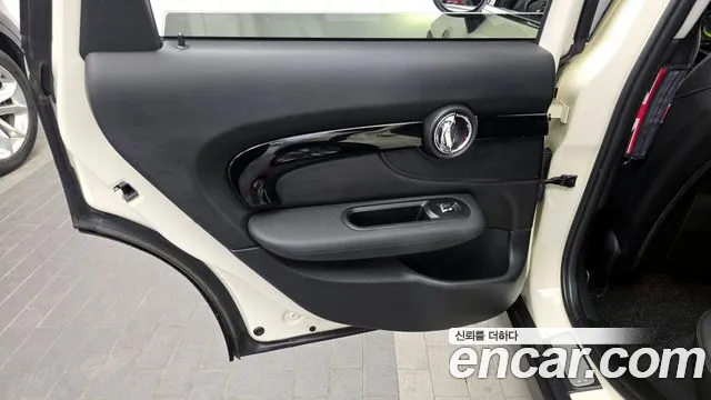 2017 Mini Cooper D Clubman Standard Sold VIN WMWLR9108H2E67785 – photo 29