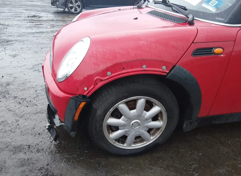 2004 MINI Cooper Used VIN WMWRC334X4TC51871 – trunk area