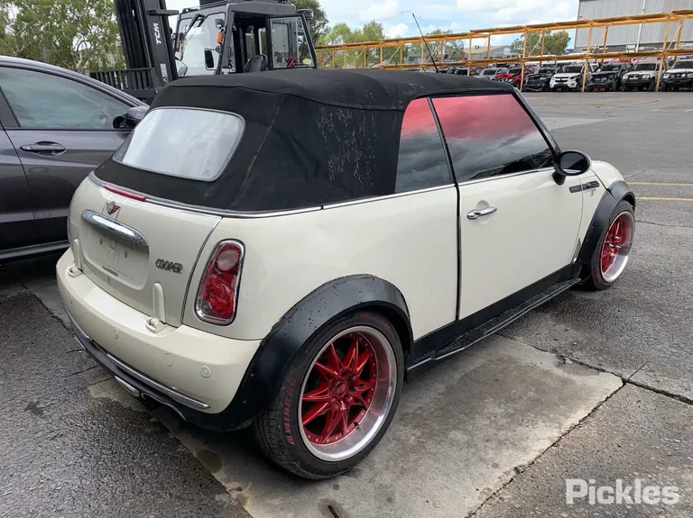 2007 Mini Cabrio Used VIN WMWRF32030TG04354 – front exterior