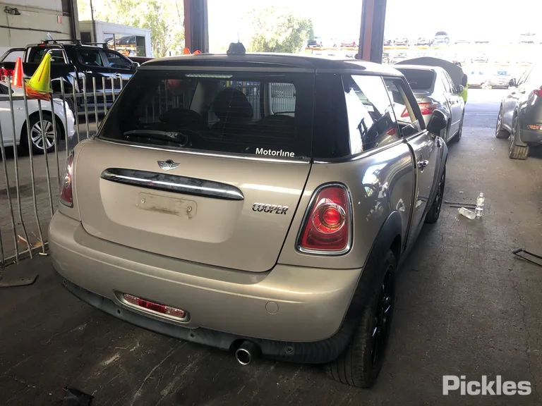 2013 Mini Cooper Used VIN WMWSU32020T629993 – interior seats