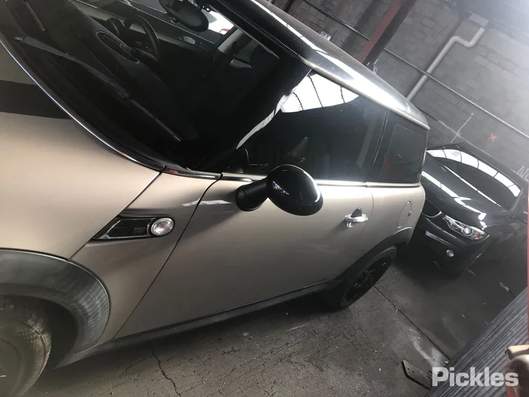 2013 Mini Cooper Used VIN WMWSU32020T629993 – exterior detail
