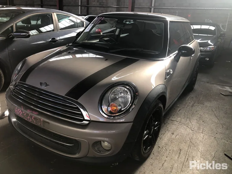 2013 Mini Cooper Used VIN WMWSU32020T629993 – photo 15