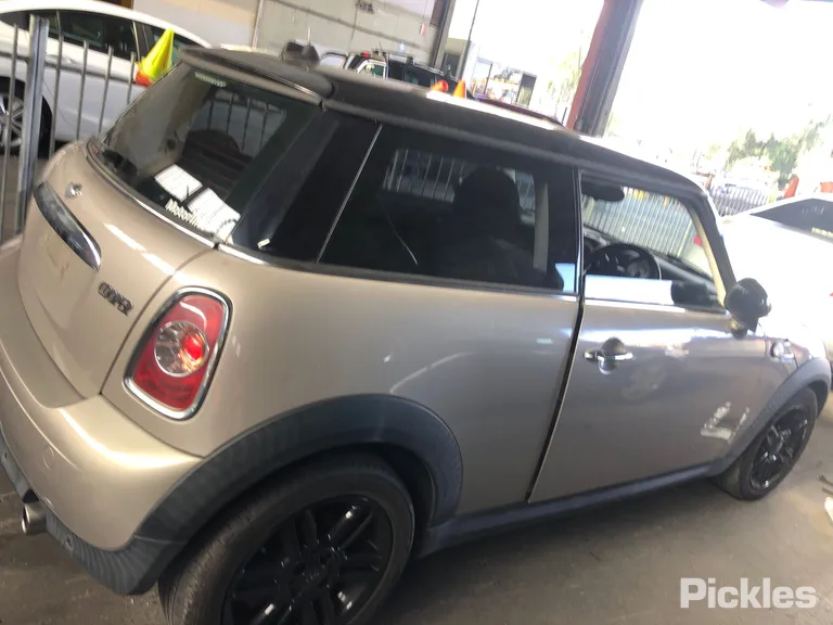 2013 Mini Cooper Used VIN WMWSU32020T629993 – photo 22