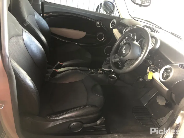 2013 Mini Cooper Used VIN WMWSU32020T629993 – photo 28