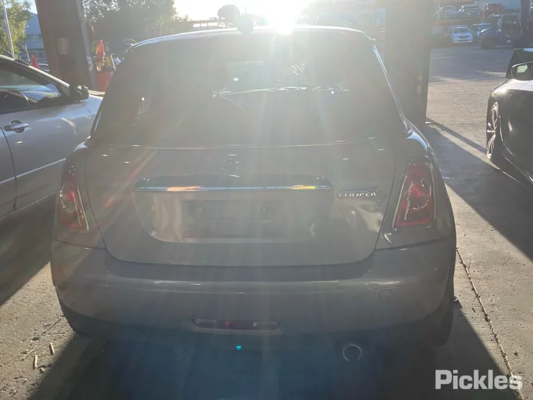 2013 Mini Hatch Used VIN WMWSW32070T673479 – dashboard