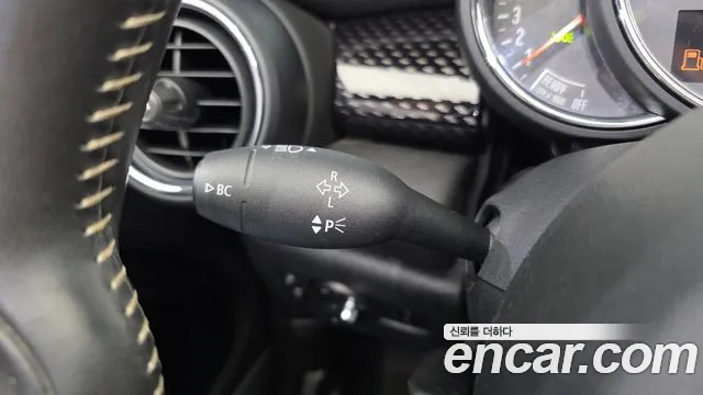 2019 Mini Cooper S Convertible Standard Sold VIN WMWWG9104K3A89601 – interior seats